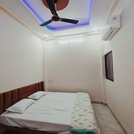Nandi Homes Homestay Ujjain Exteriör bild